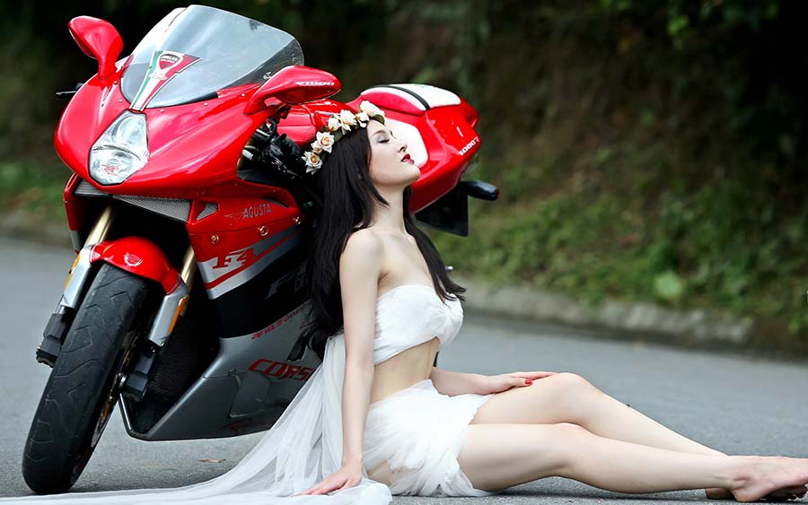 Beautiful girls and motorcycles in Pacanbaru