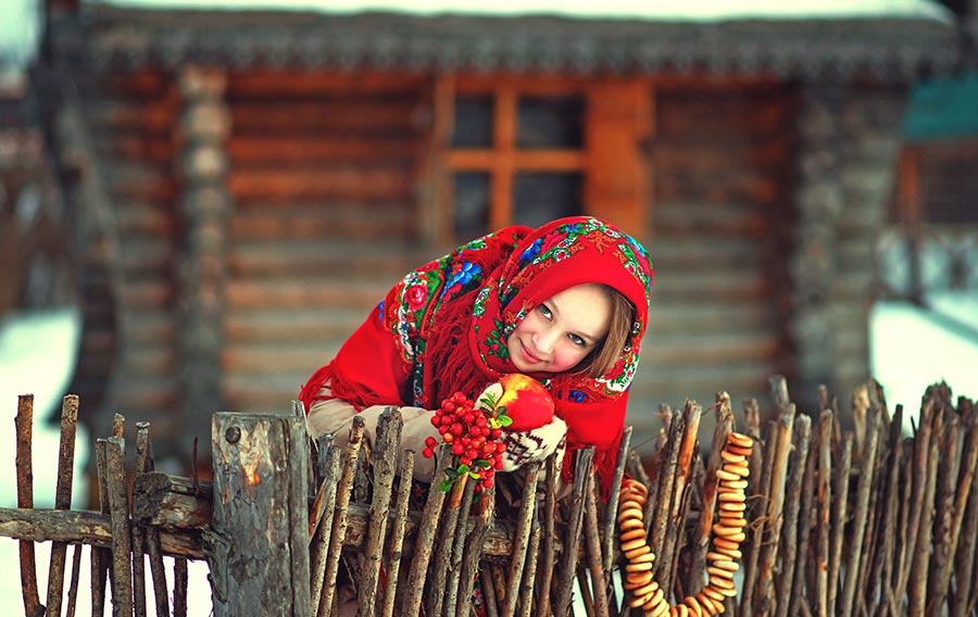 Sexy girl Women in Slavic costumes in Pacanbaru