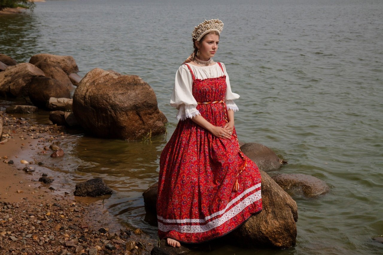 Women in Slavic costumes in Pacanbaru