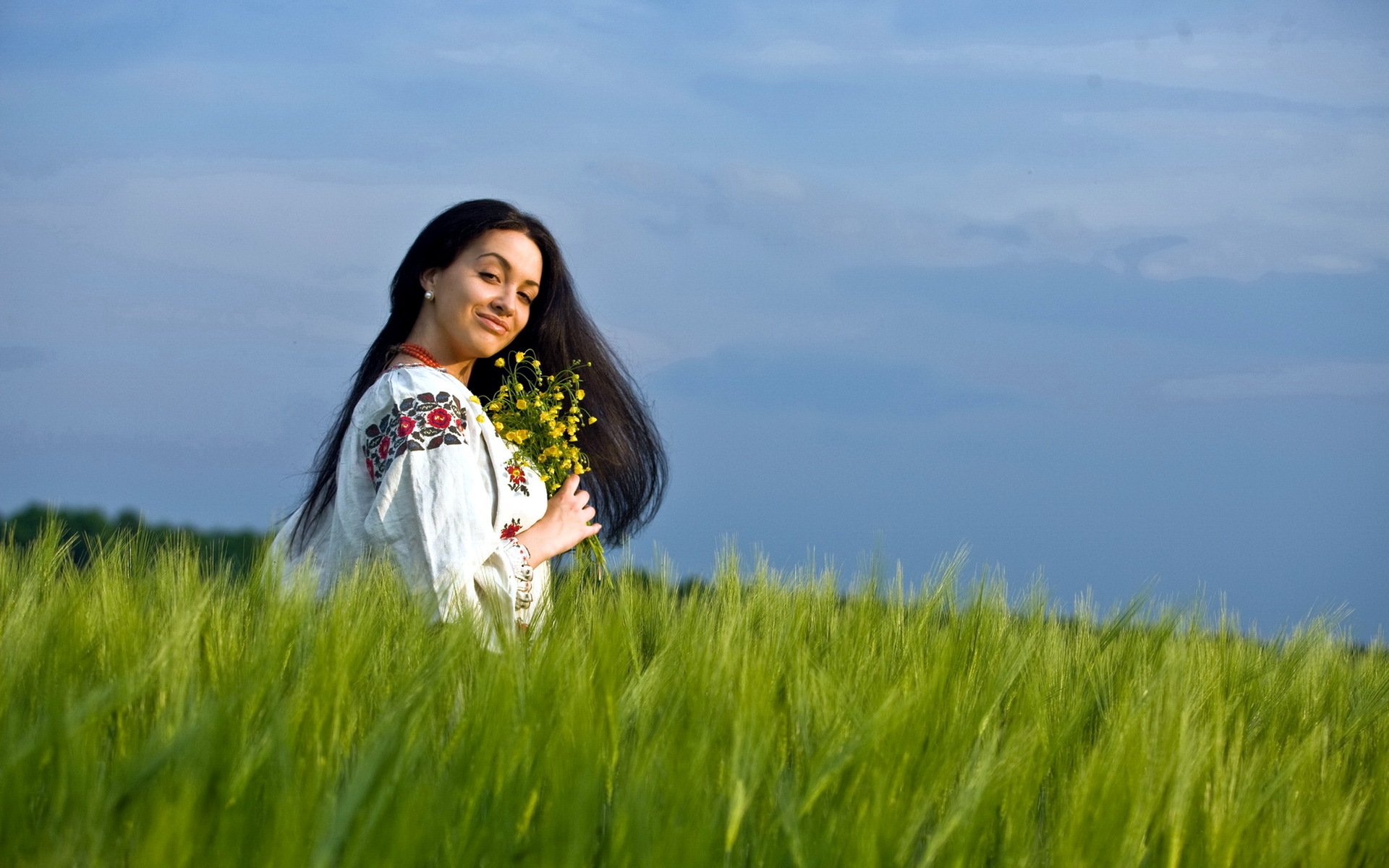 Girls in Slavic costumes in Pacanbaru