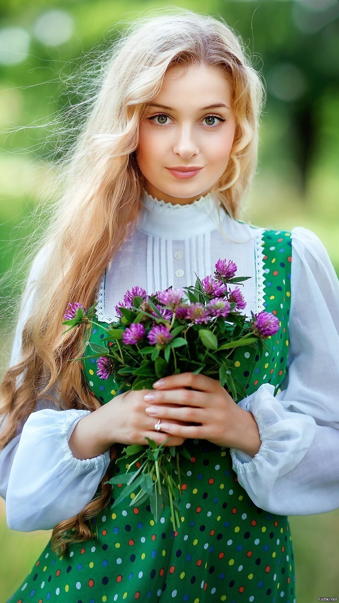 Girls in Slavic costumes in Pacanbaru